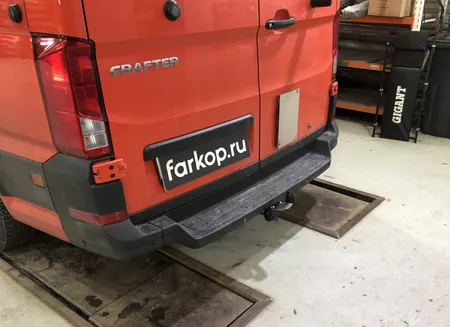 Фаркоп Galia для Volkswagen Crafter 2017-, (для а/м со ступенькой, одинарные колеса сзади)  V085A в Хабаровск