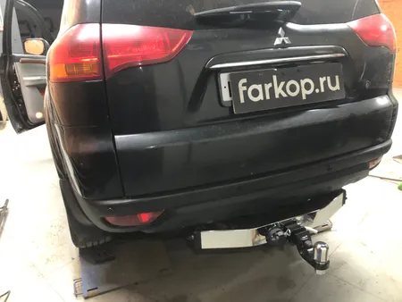 Фаркоп TowRus для Mitsubishi Pajero Sport 2008-2017 (с нерж. накладкой) 159366 в Хабаровск