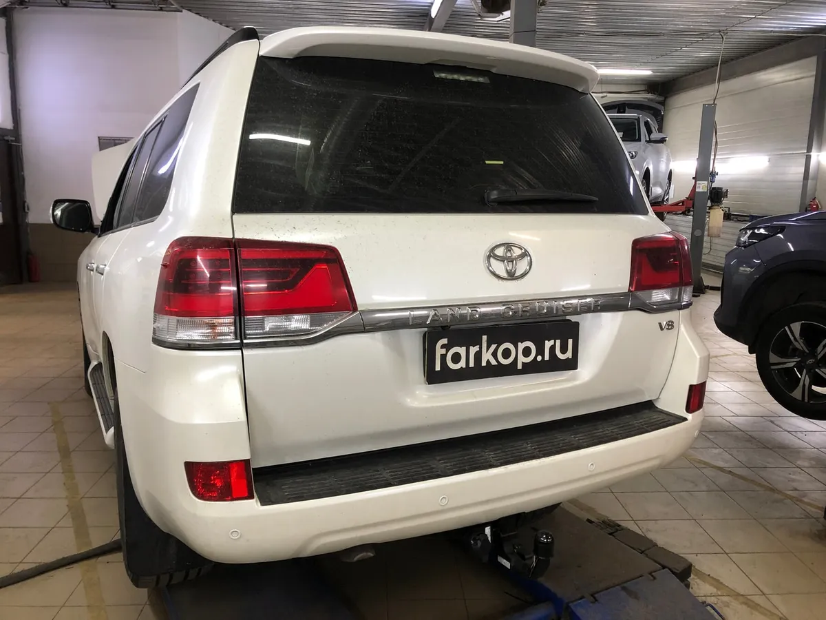Фаркоп Steinhof для Toyota Land Cruiser J200 2008- T-172 в Хабаровск Фаркоп Steinhof для Toyota Land Cruiser J200 2008- T-172 в Хабаровск