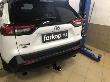 Фаркоп Berg для Toyota RAV4 2019- F.5717.002 в Хабаровск
