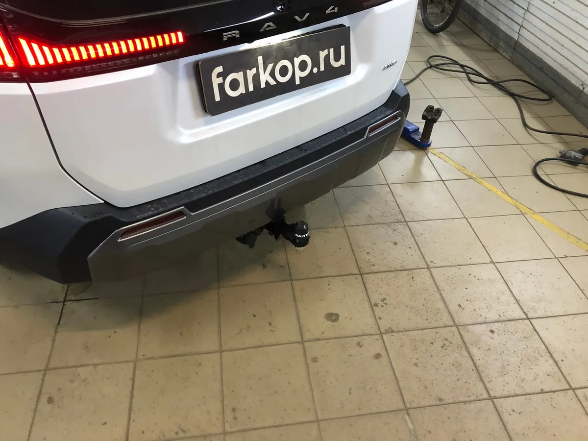 Фаркоп TowRus для Toyota RAV4 2025- 229420 в Хабаровск Фаркоп TowRus для Toyota RAV4 2025- 229420 в Хабаровск